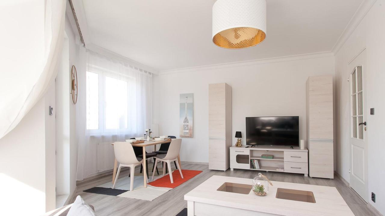 Uroczy Apartament Rzeczna Kolobrzeg Exterior photo