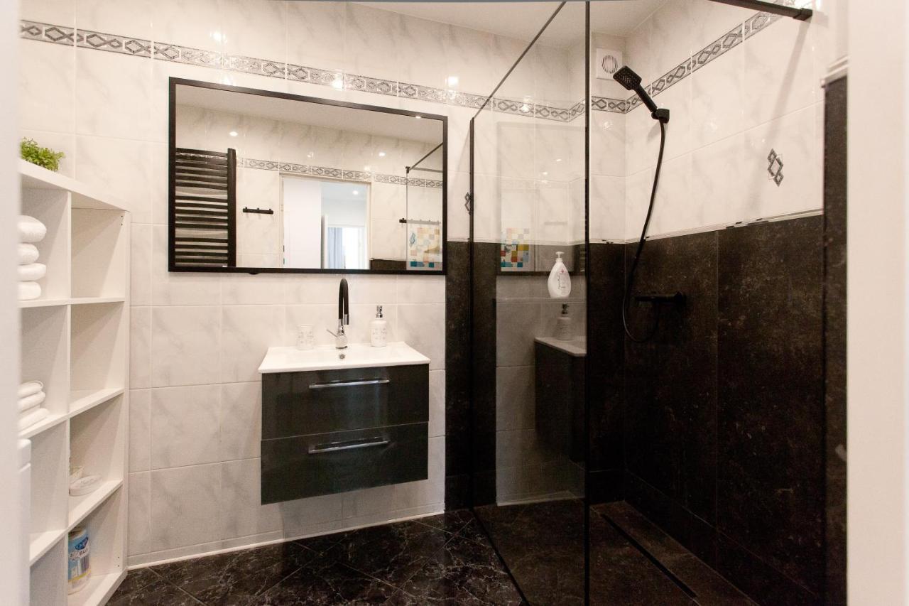 Uroczy Apartament Rzeczna Kolobrzeg Exterior photo